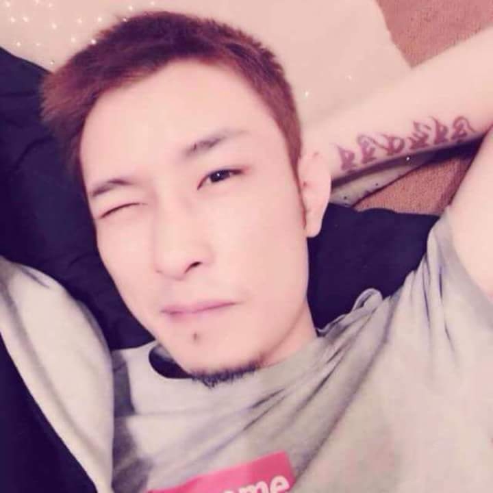 难得拥抱的第一张照片--赣州相亲服务中心