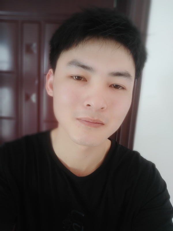 小情绪)っ的第一张照片--赣州相亲服务中心