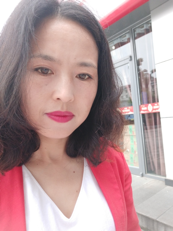 枫叶飘零的第一张照片--赣州相亲服务中心