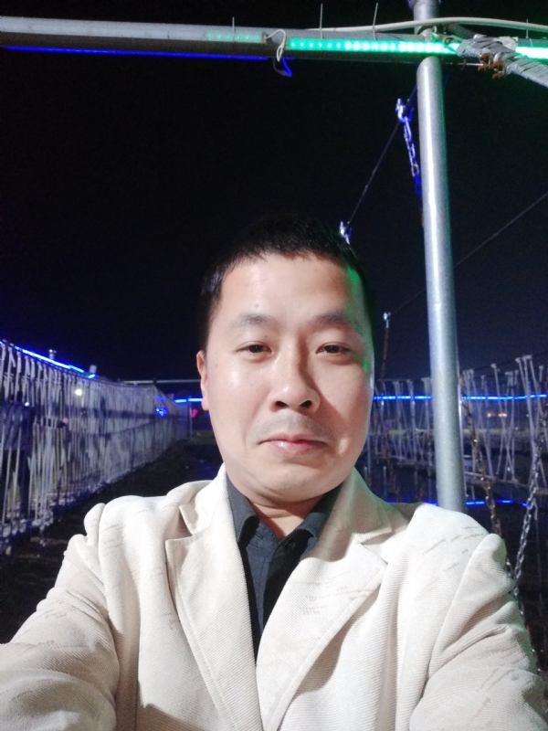 阿峰的第一张照片--赣州相亲服务中心