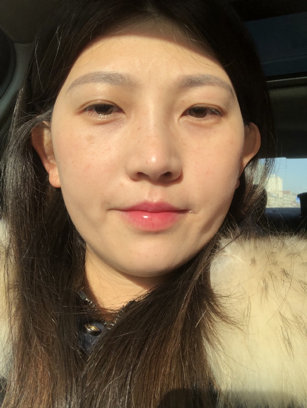 轻闭双眼的第一张照片--赣州相亲服务中心