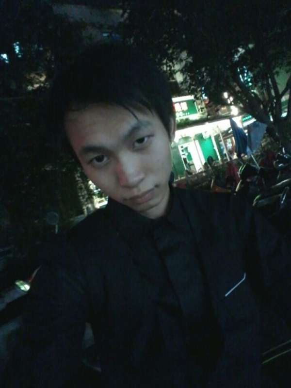 瞬间回眸的第一张照片--赣州相亲服务中心