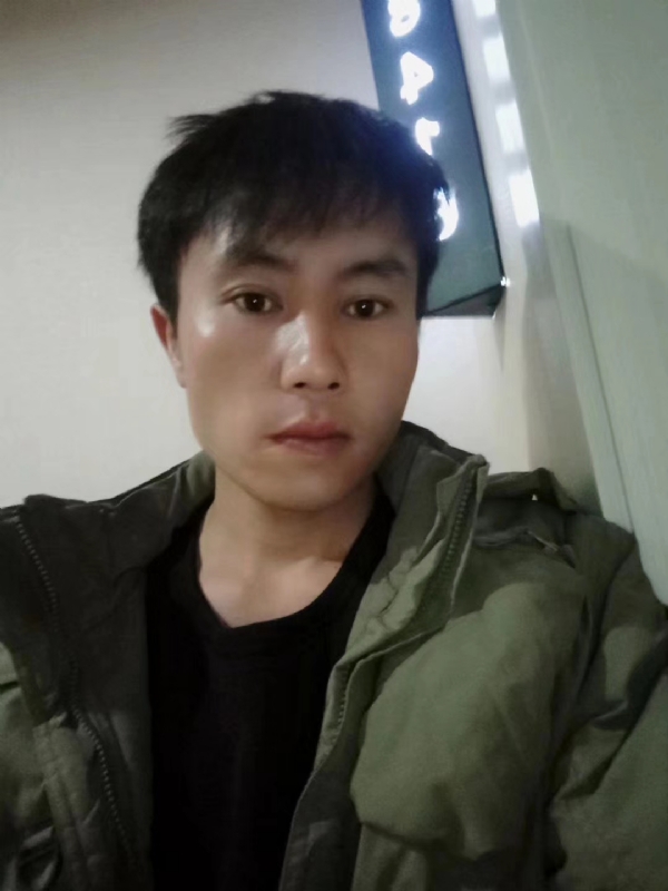 槑头槑脑的第一张照片--赣州相亲服务中心