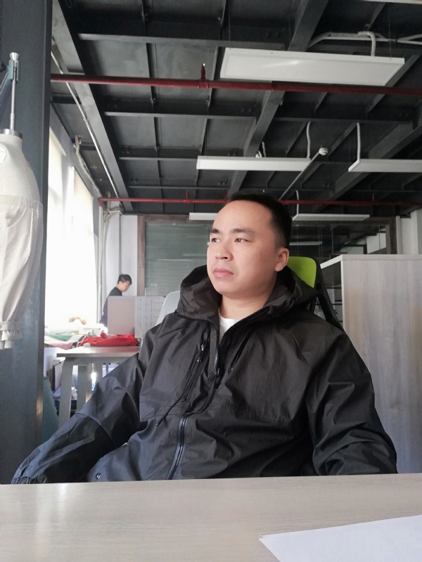 左眼皮跳跳的第一张照片--赣州相亲服务中心