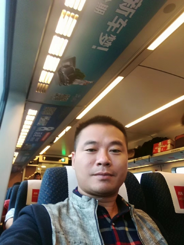 等爱的人的第一张照片--赣州相亲服务中心