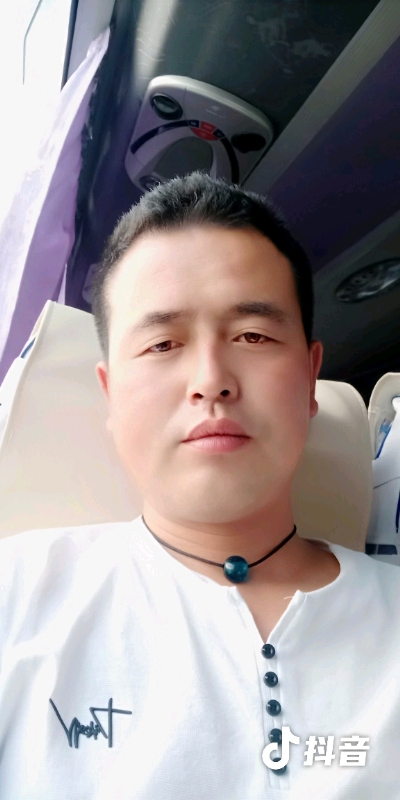 瞬间被爱上的第一张照片--赣州相亲服务中心
