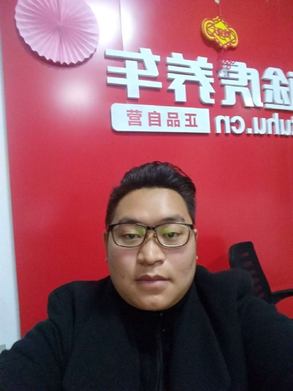 向上倾斜45度的第一张照片--赣州相亲服务中心
