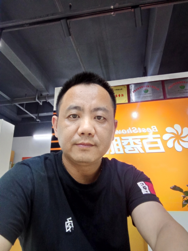 开心就好的第一张照片--赣州相亲服务中心