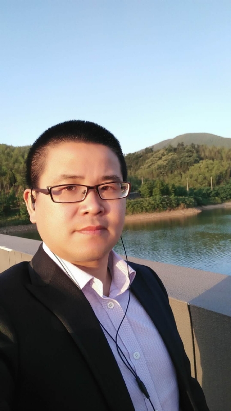 顾律师的第三张照片--赣州相亲服务中心