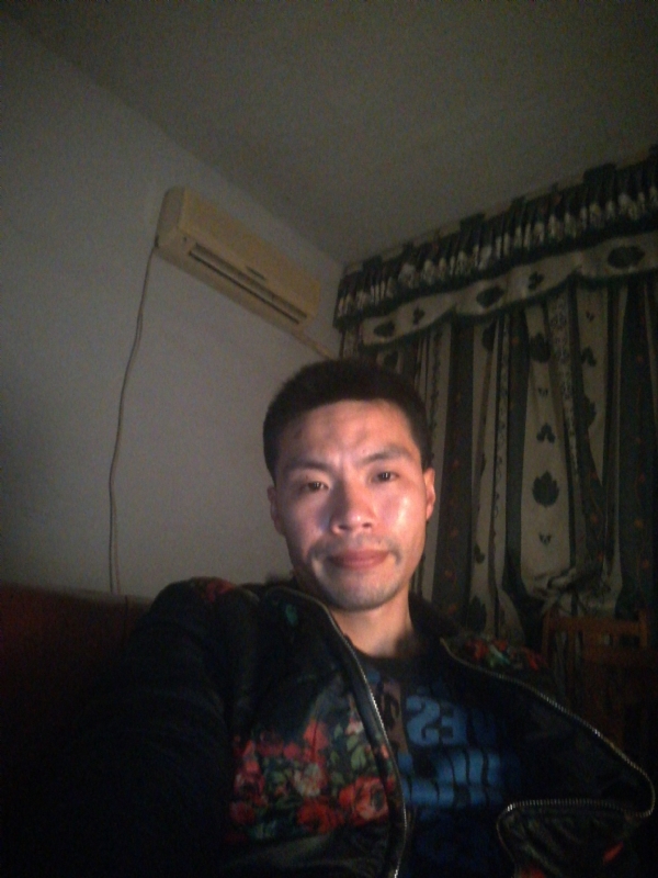 性情男儿的第一张照片--赣州相亲服务中心