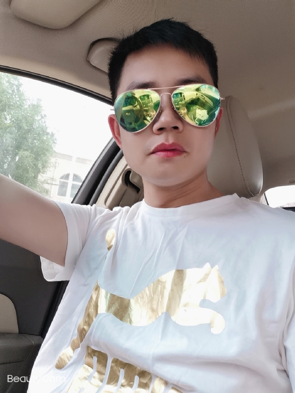 奋斗的第一张照片--赣州相亲服务中心