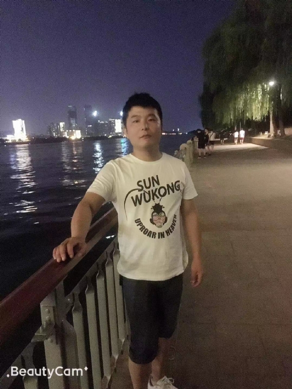 古月的第二张照片--赣州相亲服务中心