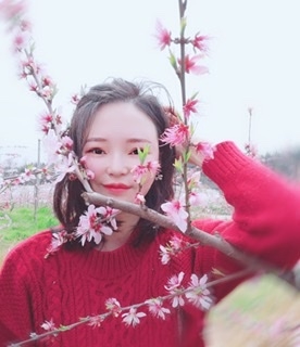 小桌子的第一张照片--赣州相亲服务中心