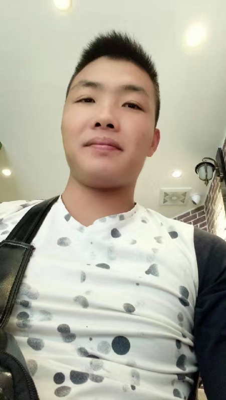 吃生蚝的小乖乖的第一张照片--赣州相亲服务中心