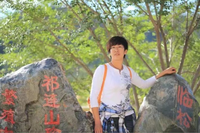 弱水河边青春草的第一张照片--赣州相亲服务中心