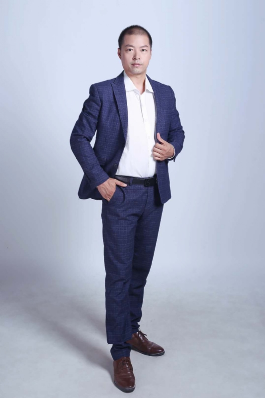 努力的青年的第一张照片--赣州相亲服务中心