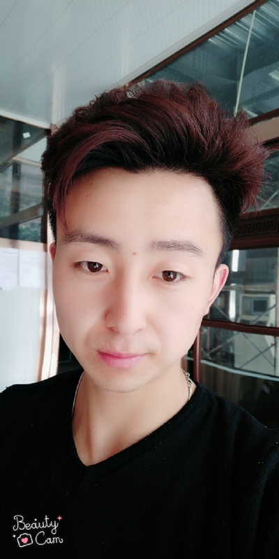 拼命微笑的第三张照片--赣州相亲服务中心