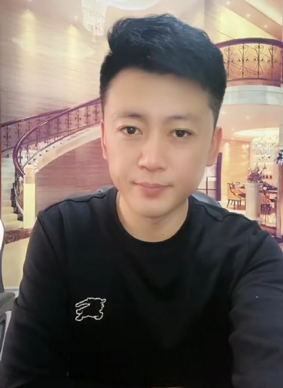 屋顶拾荒人的第三张照片--赣州相亲服务中心