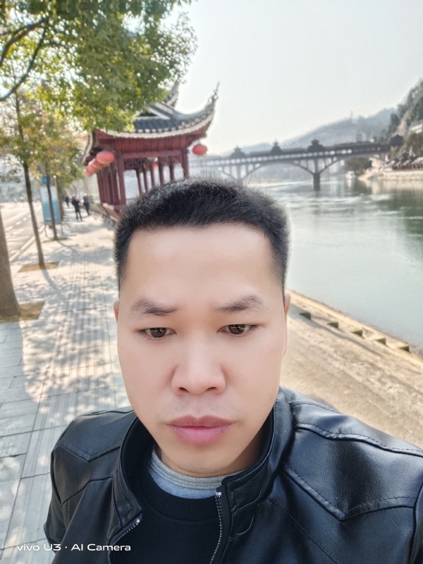 啊锦的第一张照片--赣州相亲服务中心