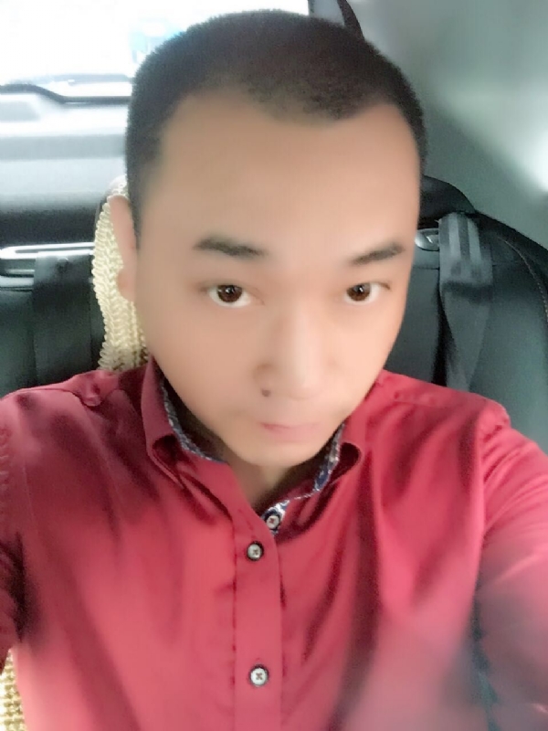 在一个路口等的第一张照片--赣州相亲服务中心