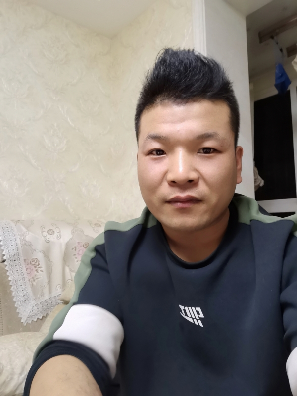 小猪猪的第一张照片--赣州相亲服务中心