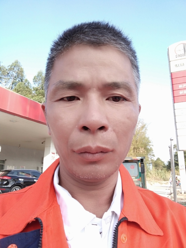 静候缘分的第一张照片--赣州相亲服务中心