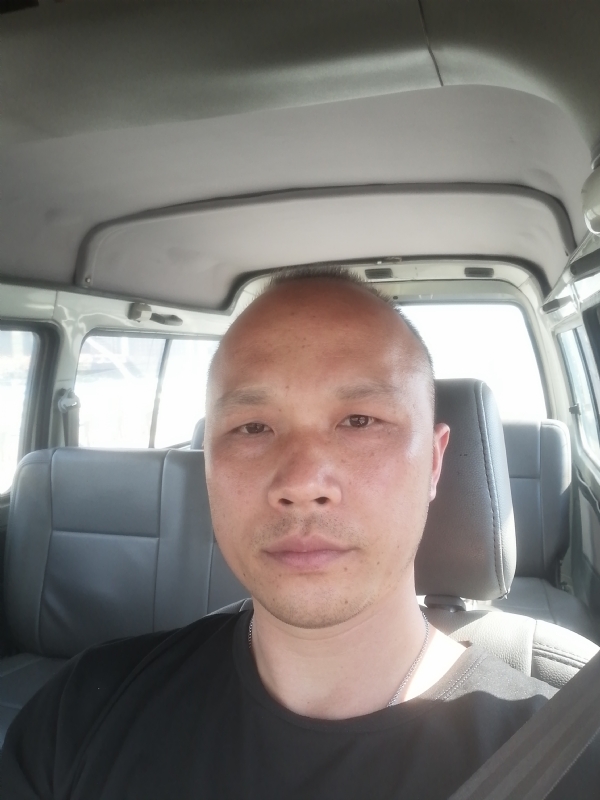 新旺丁的第一张照片--赣州相亲服务中心