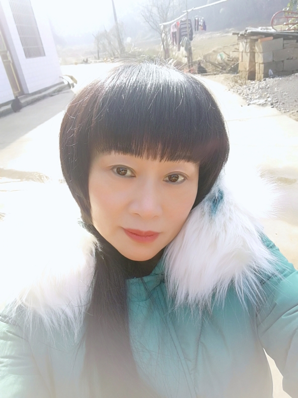 金鱼儿的第一张照片--赣州相亲服务中心