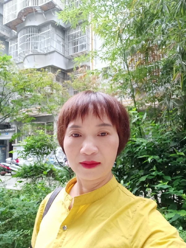 小瓶子的第二张照片--赣州相亲服务中心