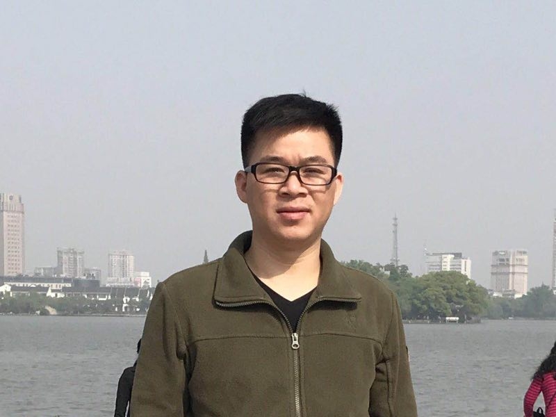 孔雀鱼的第一张照片--赣州相亲服务中心