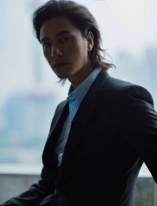 李嘉廷的第三张照片--赣州相亲服务中心