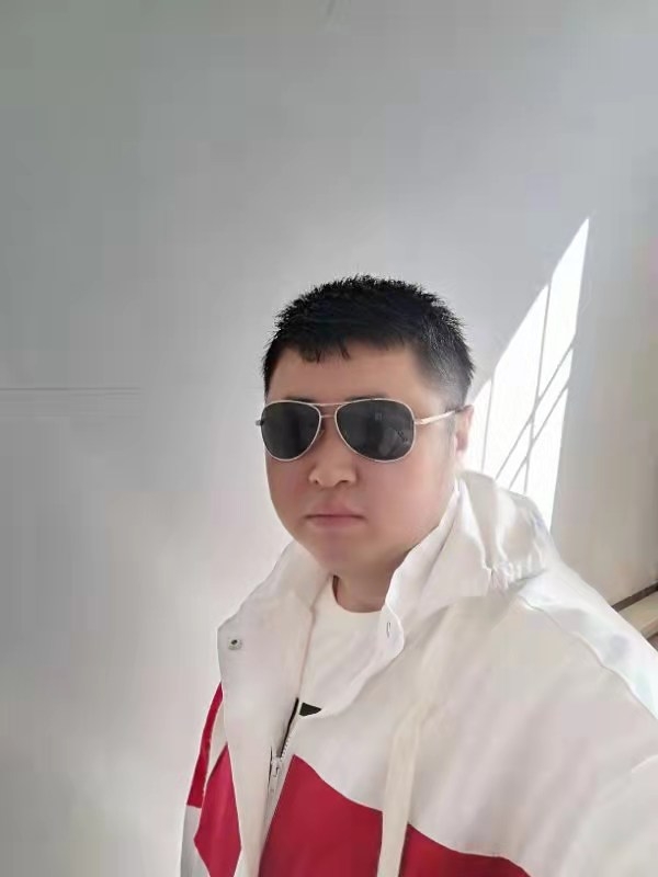 大漠叔叔的第一张照片--赣州相亲服务中心