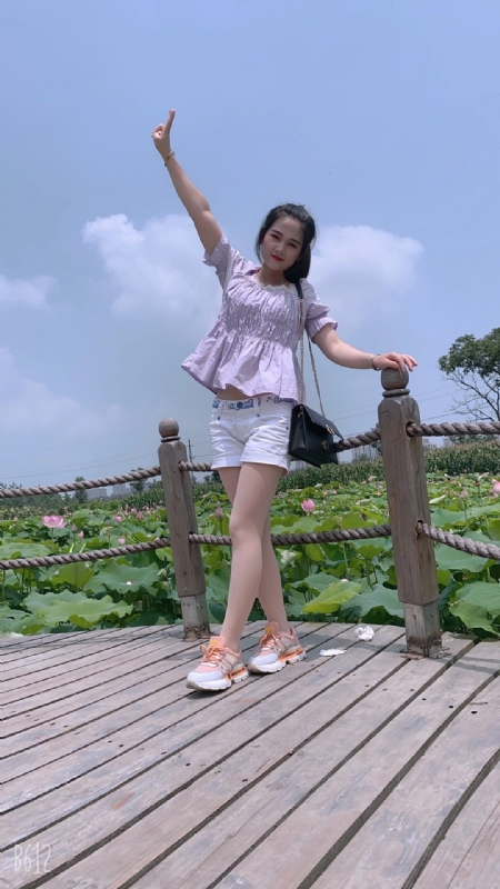 秋水伊人的第一张照片--赣州相亲服务中心
