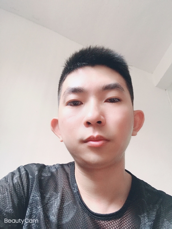 诚恳的第一张照片--赣州相亲服务中心