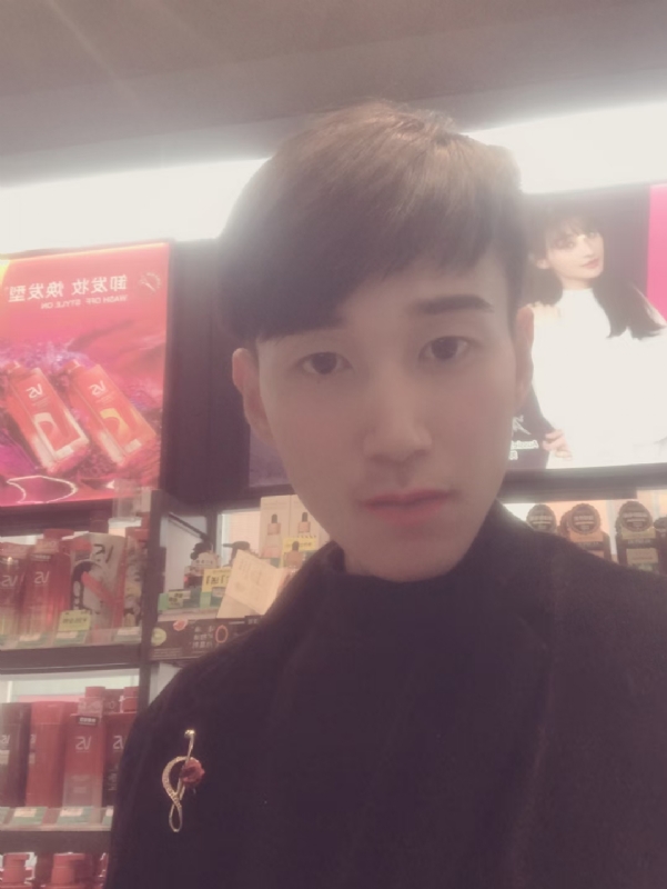 唯美的爱情故事的第一张照片--赣州相亲服务中心