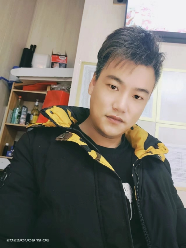 孤酒枕愁眼眠的第一张照片--赣州相亲服务中心