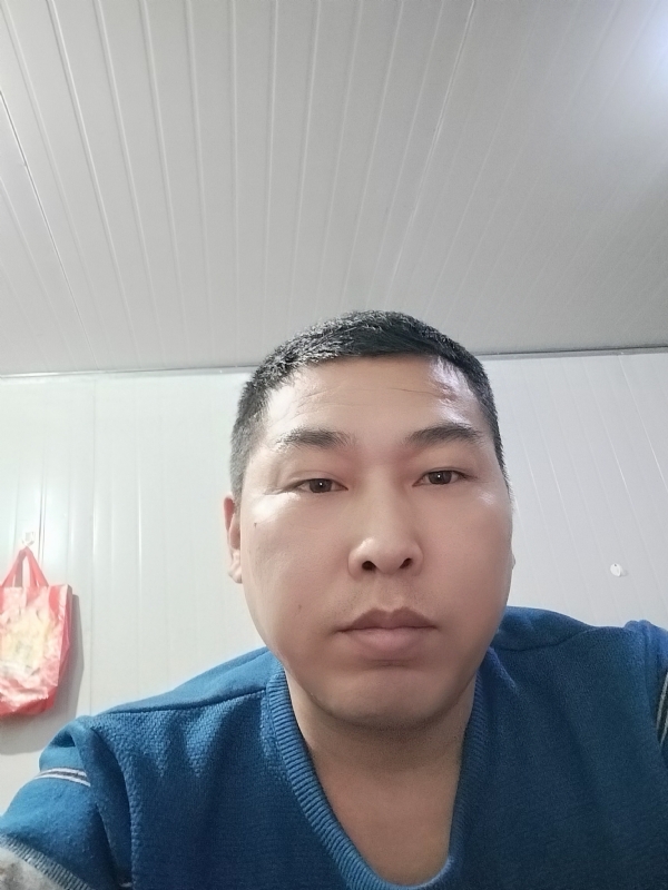 开着拖拉机去兜风的第一张照片--赣州相亲服务中心