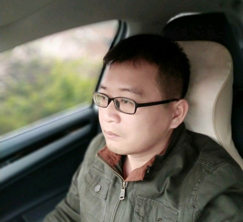 海风吹动你的心的第二张照片--赣州相亲服务中心