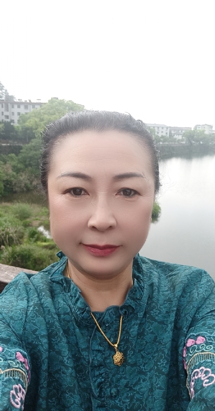 雨中情的第一张照片--赣州相亲服务中心