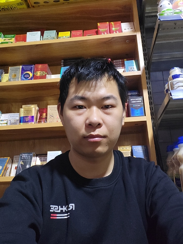 路途中的暖风的第一张照片--赣州相亲服务中心