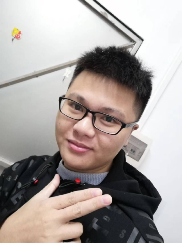 小小梦执的第一张照片--赣州相亲服务中心