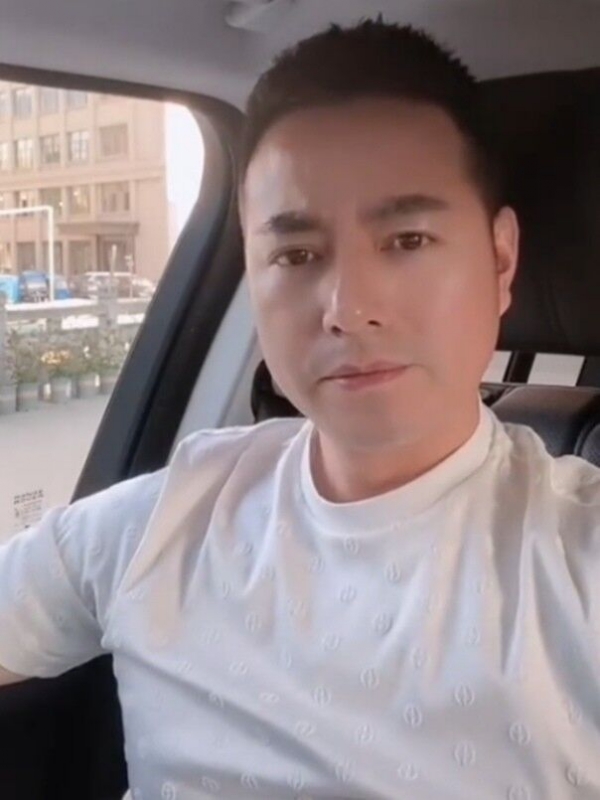勿忘初心的第一张照片--赣州相亲服务中心