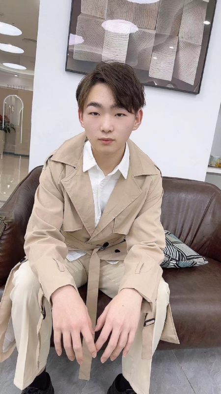 啊哲的第一张照片--赣州相亲服务中心