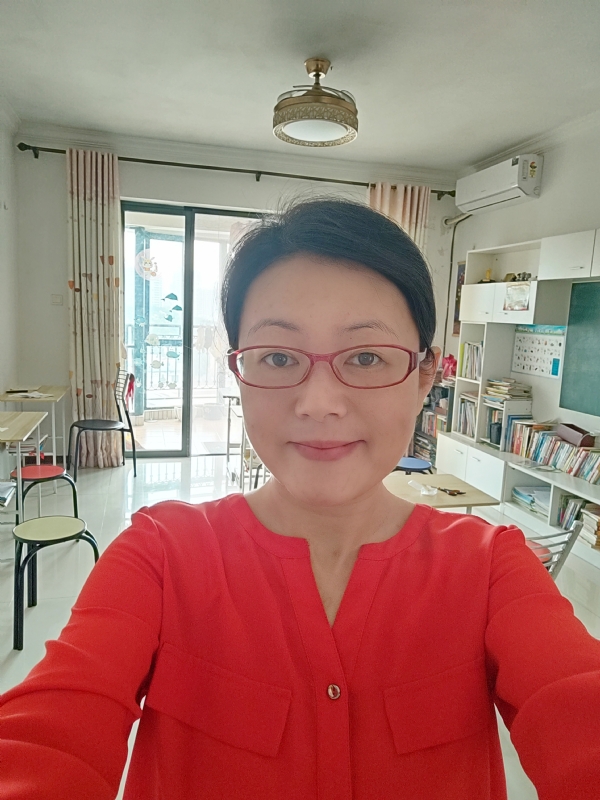 丽华的第二张照片--赣州相亲服务中心