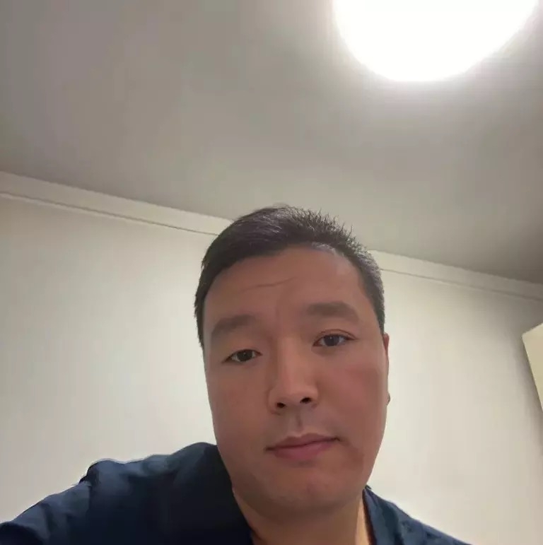 穿唐装的松鼠的第一张照片--赣州相亲服务中心
