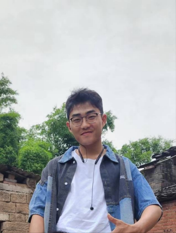 越努力越幸运的第一张照片--赣州相亲服务中心
