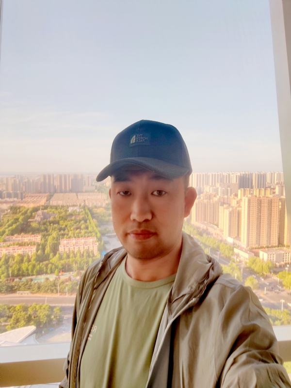 勇攀高峰的第一张照片--赣州相亲服务中心