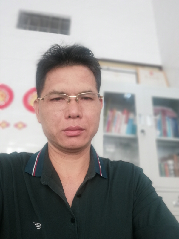 后视镜的第一张照片--赣州相亲服务中心