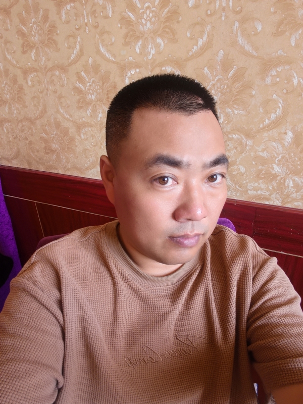 擦亮眼睛向前看的第一张照片--赣州相亲服务中心