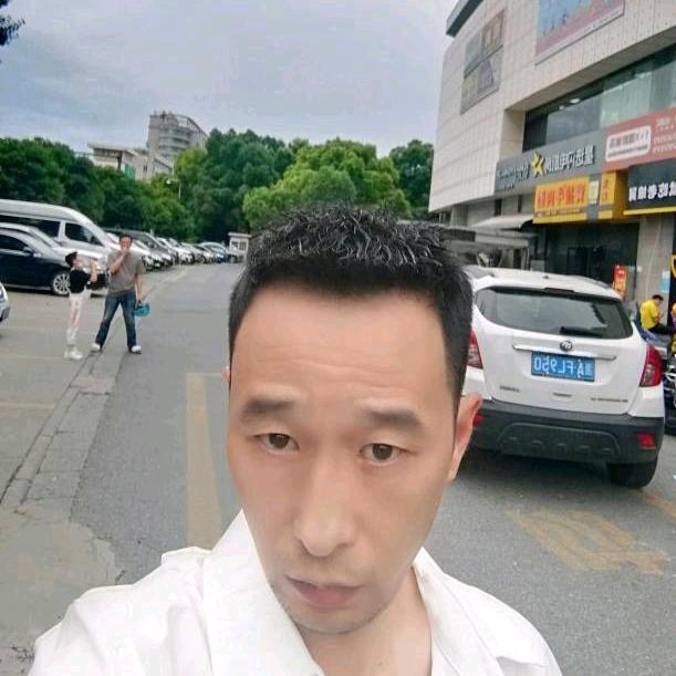 小林的第三张照片--赣州相亲服务中心